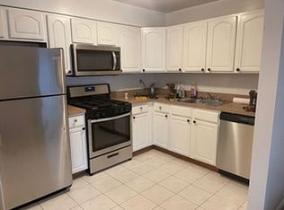 20-16 38th St #2H, Astoria, NY 11105