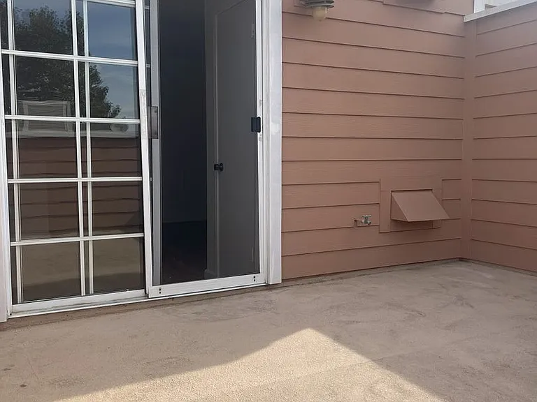 2490 Village Grn — Photo 10