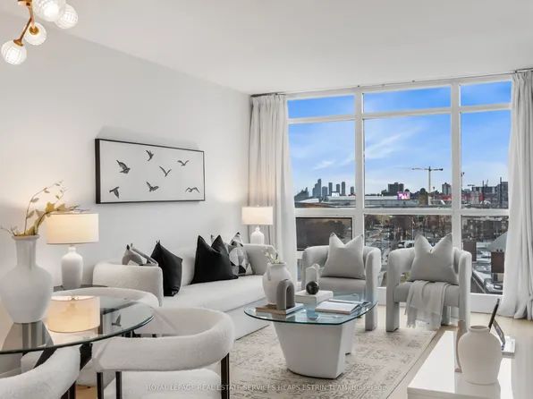 231 Fort York Blvd #910, Toronto, ON M5V 1B2