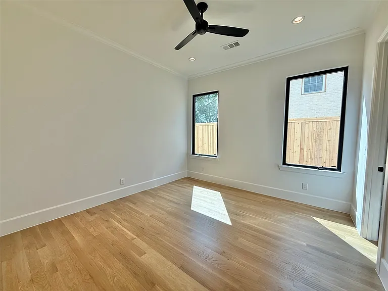 4423 Emerson Ave — Photo 7