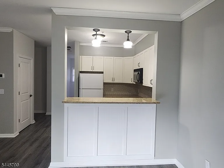 10 Maple Cres #13 — Photo 14