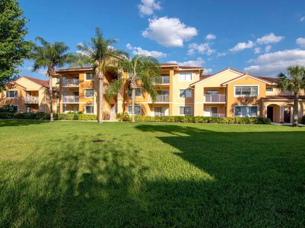 211 SW Palm Drive #105, Port St Lucie, FL 34986