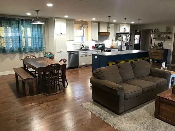 740 1800 Ave, Abilene, KS 67410