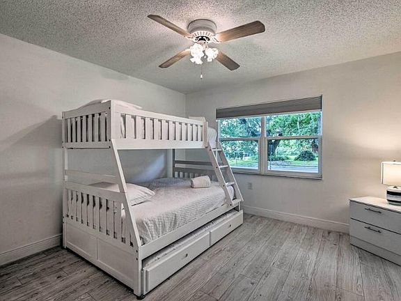5th image of 734 Parkview Pl