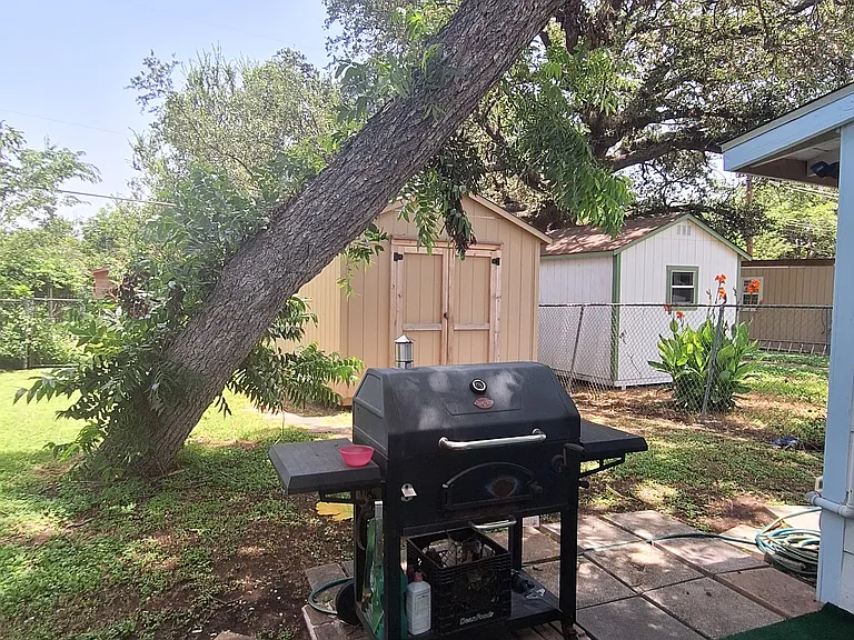 138 Norfolk Pl — Photo 31