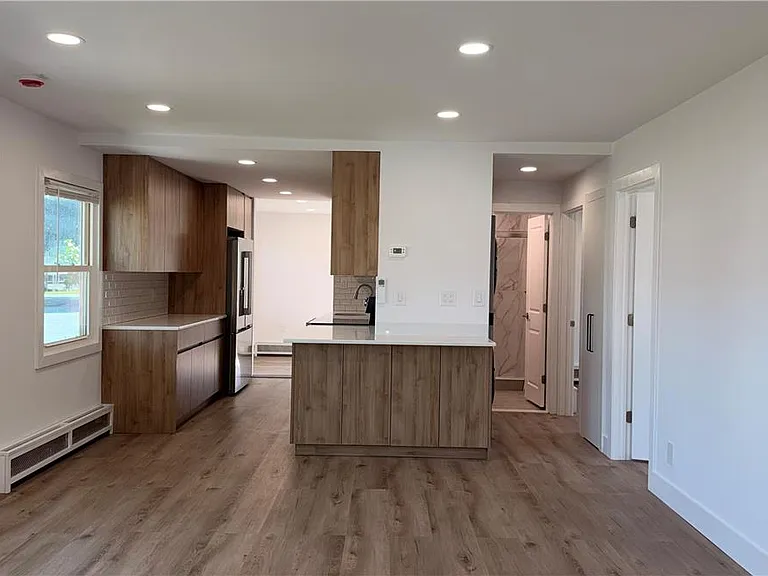 49 Seyfried Ave — Photo 3