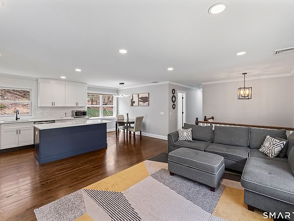 4th image of 17 Valley Field Road South