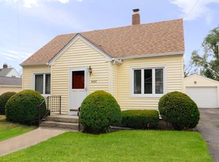 460 Wood St, Aurora, IL 60505