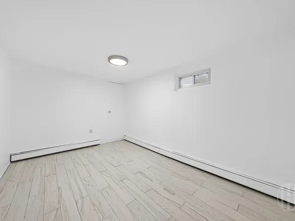 246-14 137th Road image 18 of 26