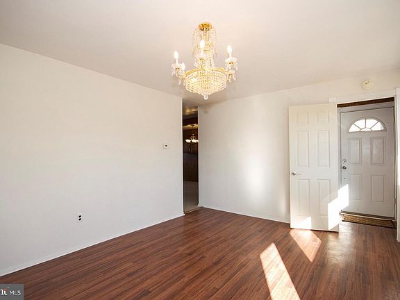 5th image of 1706 Leisure Ln