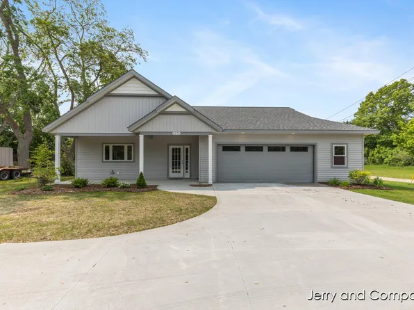 2076 W Lakewood Blvd, Holland, MI 49424