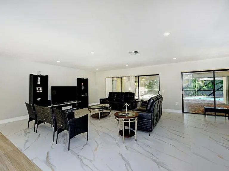 5979 Pinebrook Dr — Photo 6