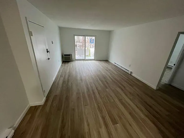 31 Vine Street — Photo 25
