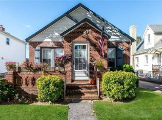48-06 187th St, Fresh Meadows, NY 11365