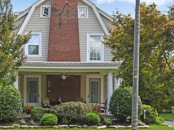 527 Hampshire Rd, Drexel Hill, PA 19026