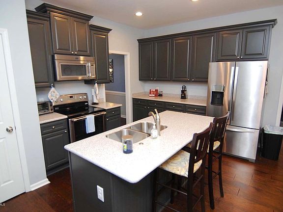 3rd image of 7447 Anvil Court SE