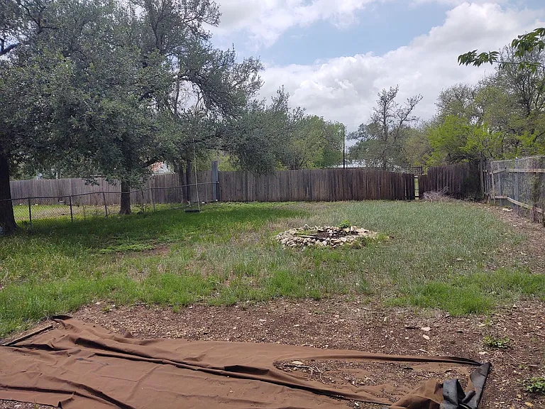 705 & 707 Allen St — Photo 2
