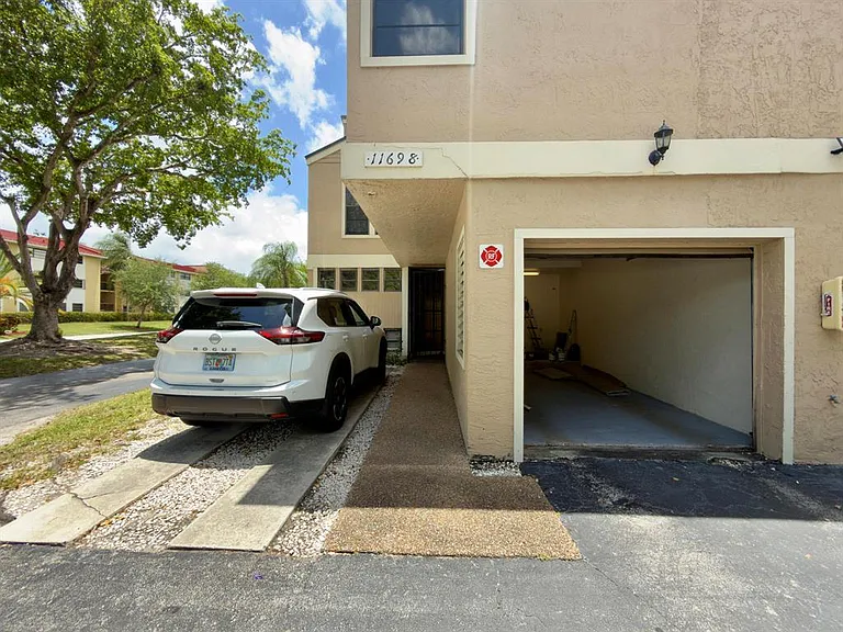11698 NW 20th Dr — Photo 9