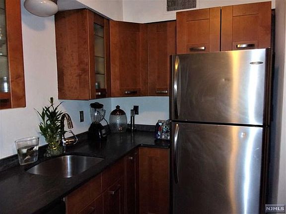 4th image of 78 W Hudson Ave #C-3-10