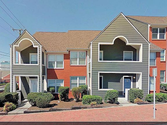 2nd image of 610 President Ronald Reagan Way