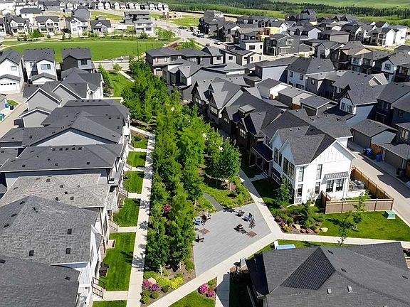 2nd image of 90 S Treeline Gdns SW