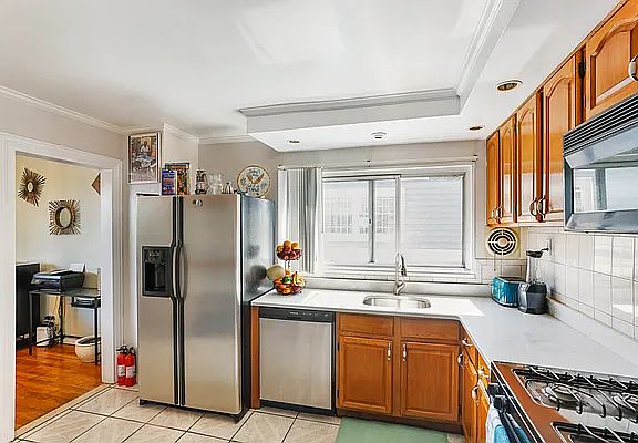 4th image of 10547 Seaview Ave