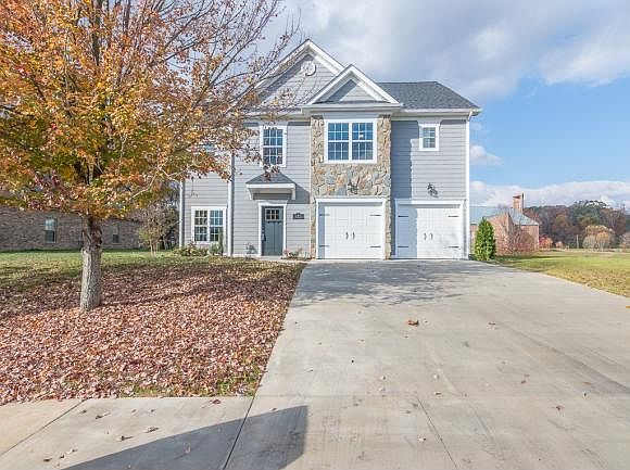1st image of 105 Cathedral Dr