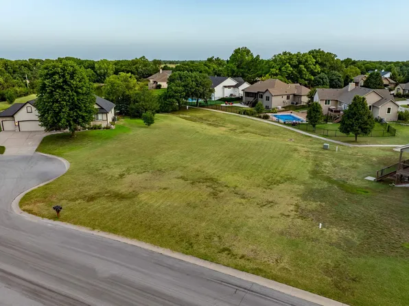 607 E Aspen Creek Ct, Andover, KS 67002