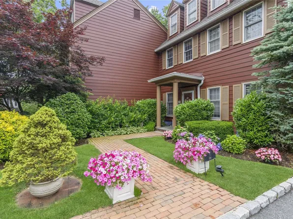 7 Duke Of Gloucester #A, Manhasset, NY 11030