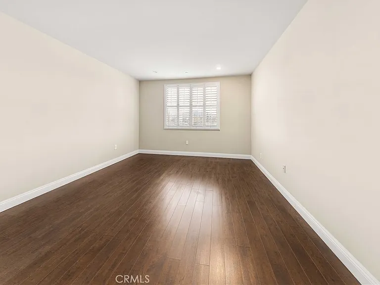 11218 Camarillo St #404 — Photo 33