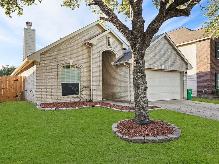 5823 Creektrace Ln — Photo 2