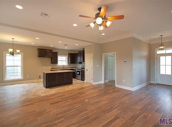4th image of 2879 Garden Lakes Ct
