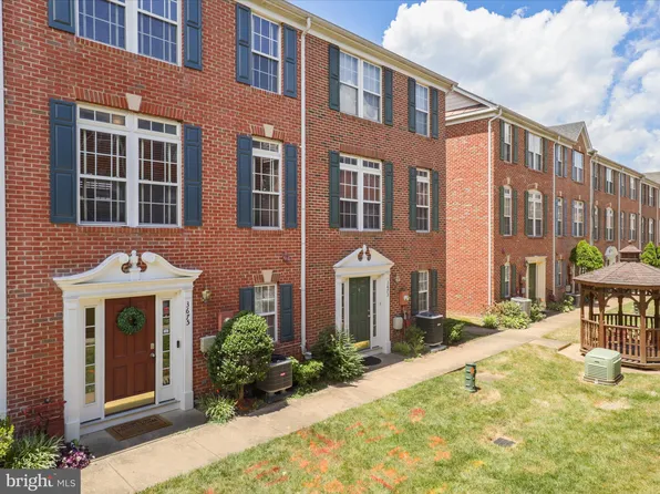 3675 Madison View Ln, Falls Church, VA 22041