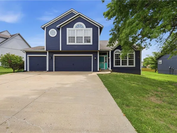 1513 Colt Cir, Raymore, MO 64083