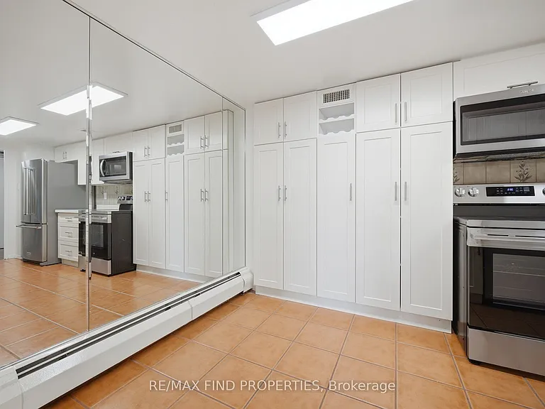 30 Wellington St E #901 — Photo 17