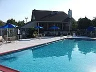 100 White Oak Ct — Photo 2