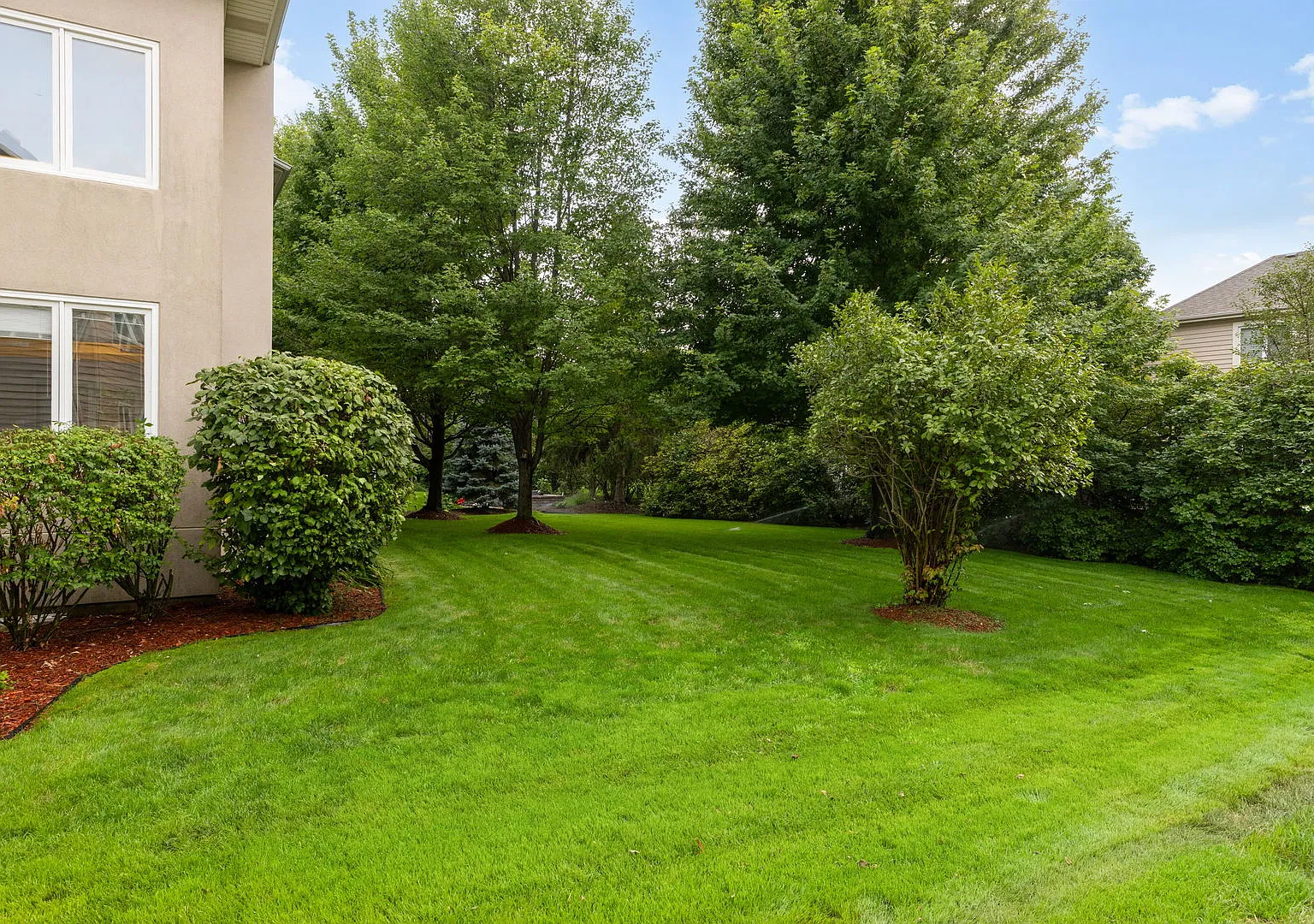 7 bed, 4672 sqft, $6,000 — Photo 3