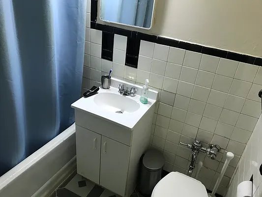 Rented by Avi Nash Associates | media 15