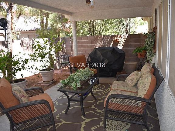 2nd image of 4809 Courtfield Cir