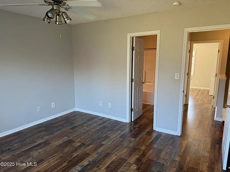 2355 Vineyard Dr #F2 — Photo 12
