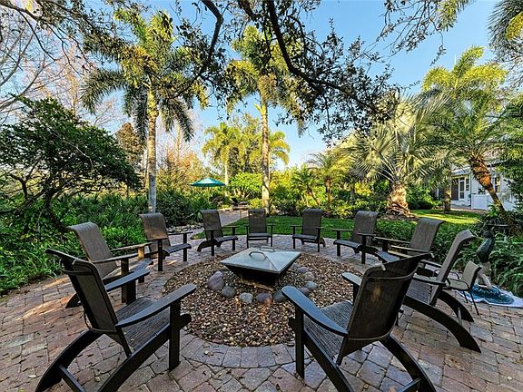 3rd image of 39321 Washington Loop Rd