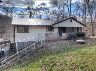 1121 Hillcrest Dr, Saint Albans, WV 25177