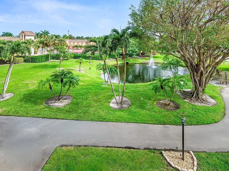 7201 Promenade Dr E #302 — Photo 35