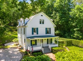 128 Shore Rd, Mount Sinai, NY 11766