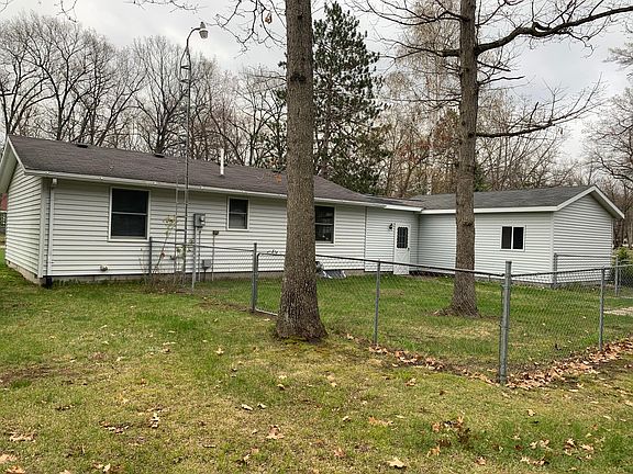 2nd image of 221 Chippewa Trl