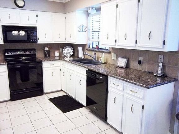 5th image of 104 Daffodil St