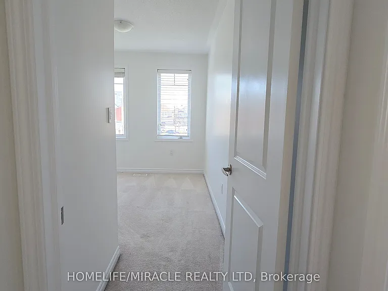 25 Phyllis Dr — Photo 14