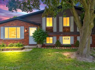 28779 Mercury Ln, Chesterfield, MI 48047