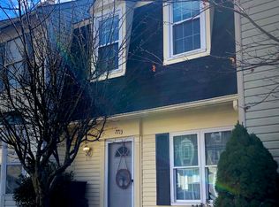 7713 Wolford Way, Lorton, VA 22079