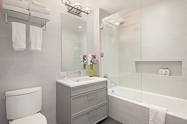 Rented by Compass | media 35